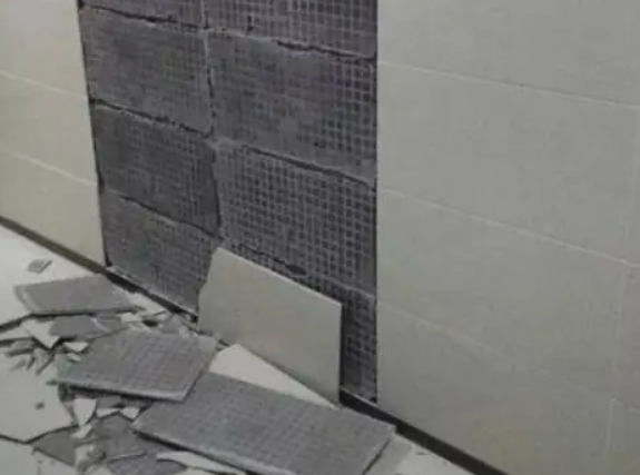 新县瓷砖空鼓维修公司分享下新县墙砖松动维修的知识